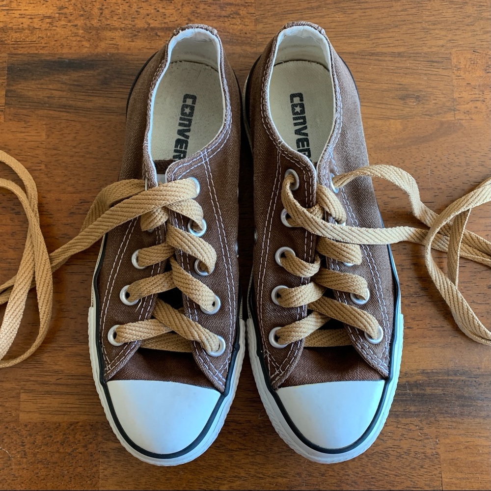 Brown Converse shoes men’s 3/women’s 5